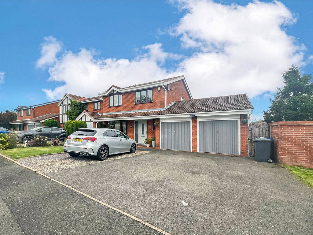4 bed detached house for sale in Torridge, Hockley, Tamworth, Staffordshire B77, £450,000 Zoopla