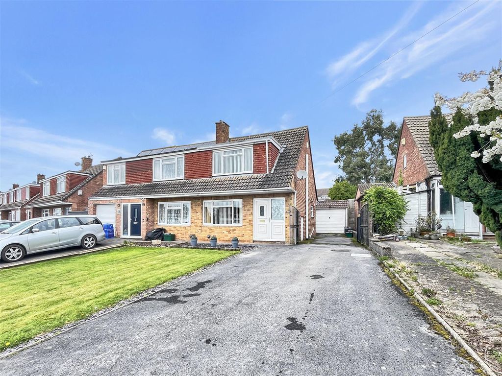 3 bed semidetached house for sale in Road, Longwell Green