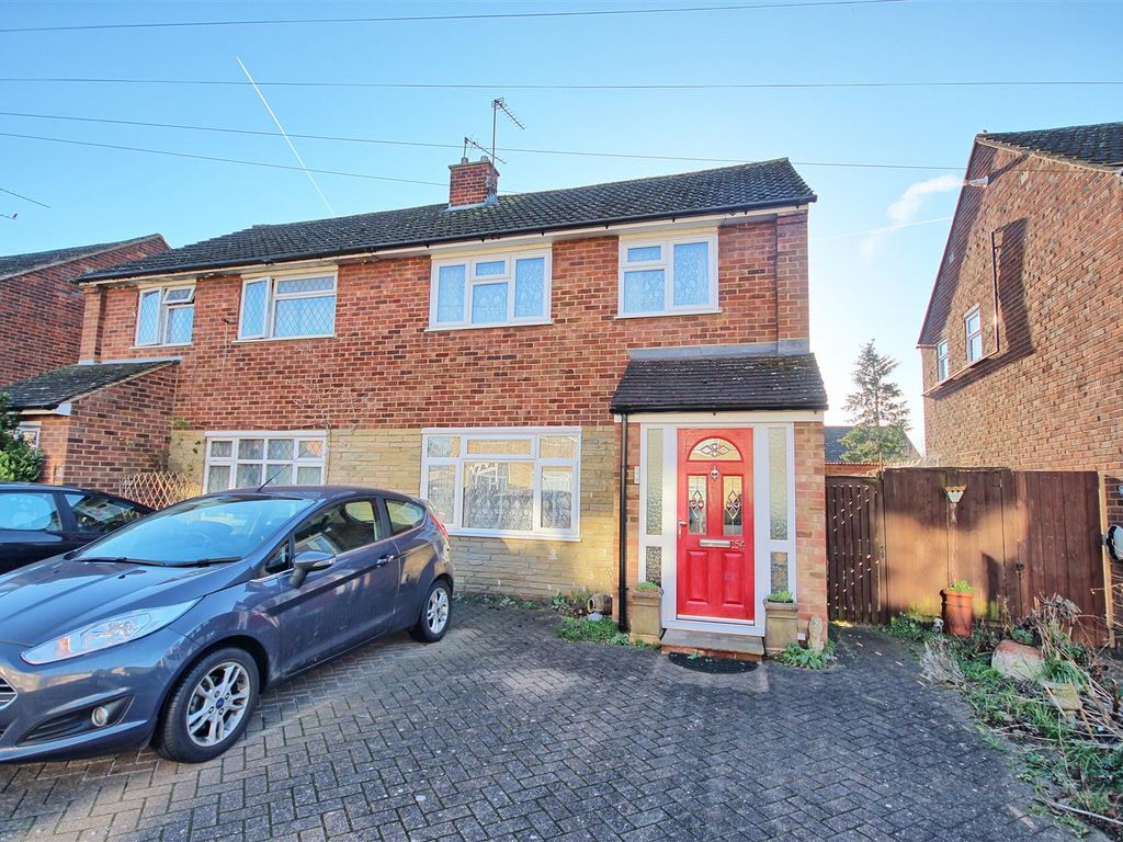 3 bed semidetached house for sale in Tower Road, Ware SG12, £415,000