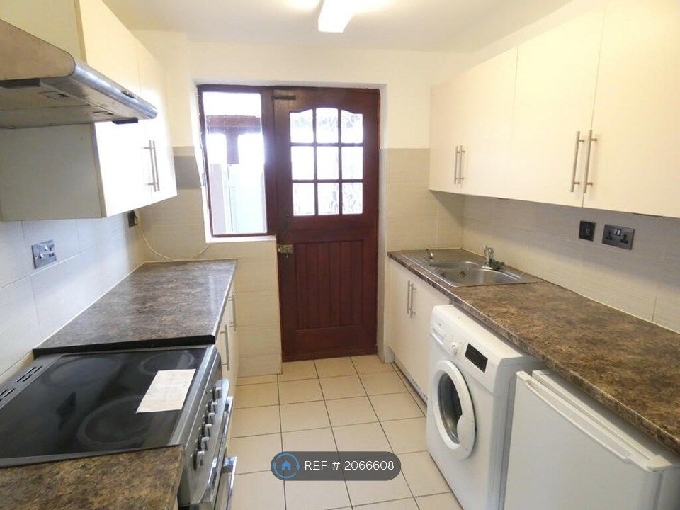 4 bed terraced house to rent in Franklin Close, Marston Moretaine