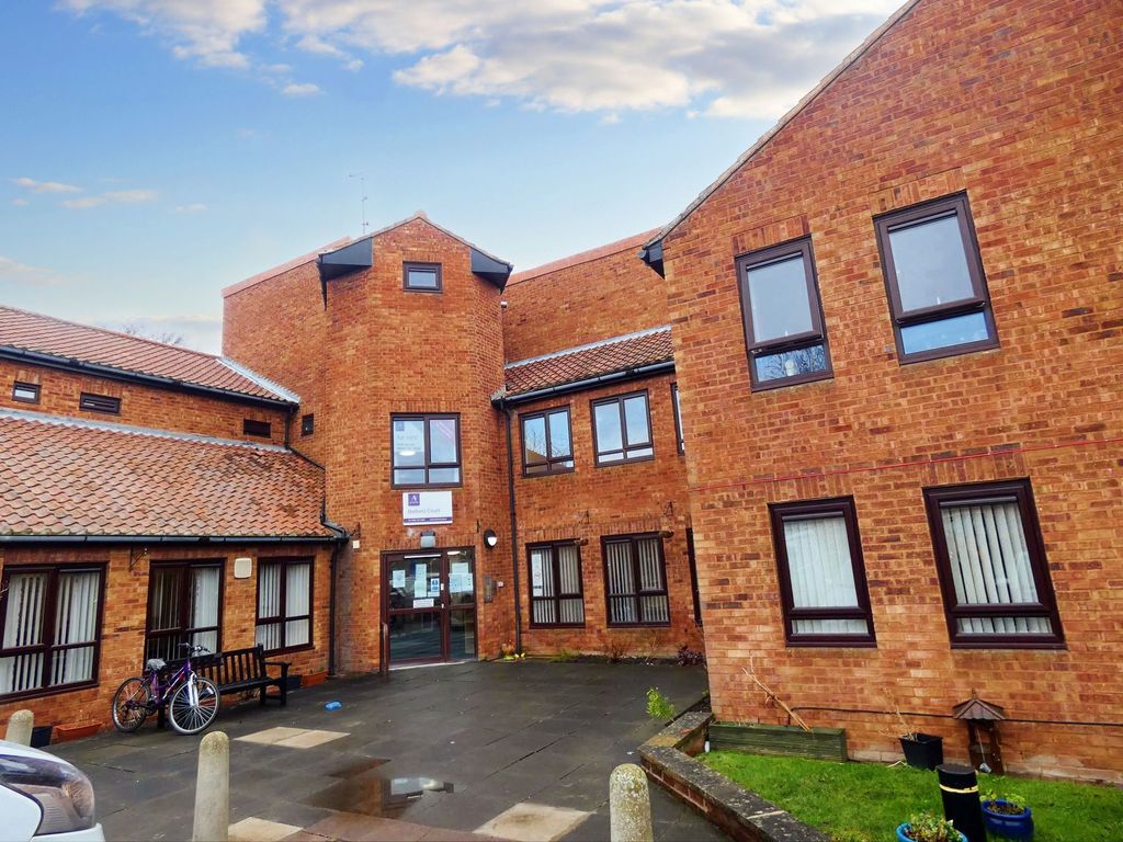 Studio to rent in Belford Court, Devonworth Place, Blyth NE24, £640 pcm