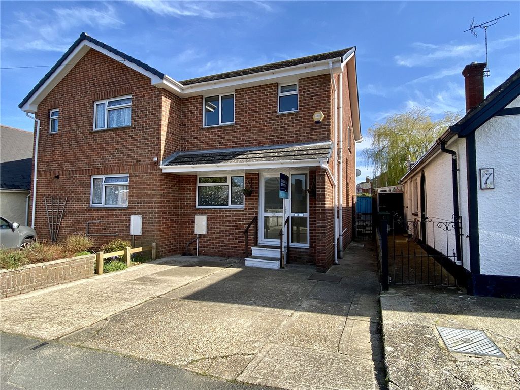 3 bed semidetached house for sale in Percy Road, Sandown, Isle Of