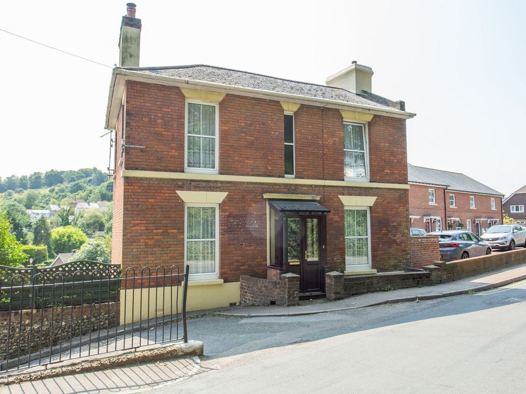 4 bed detached house for sale in London Road, Temple Ewell CT16, £ ...