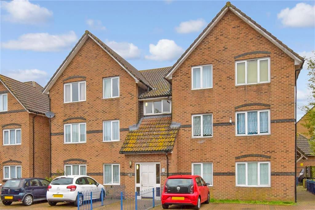 2 bed flat for sale in Lancastrian Road, Wallington, Surrey SM6, £