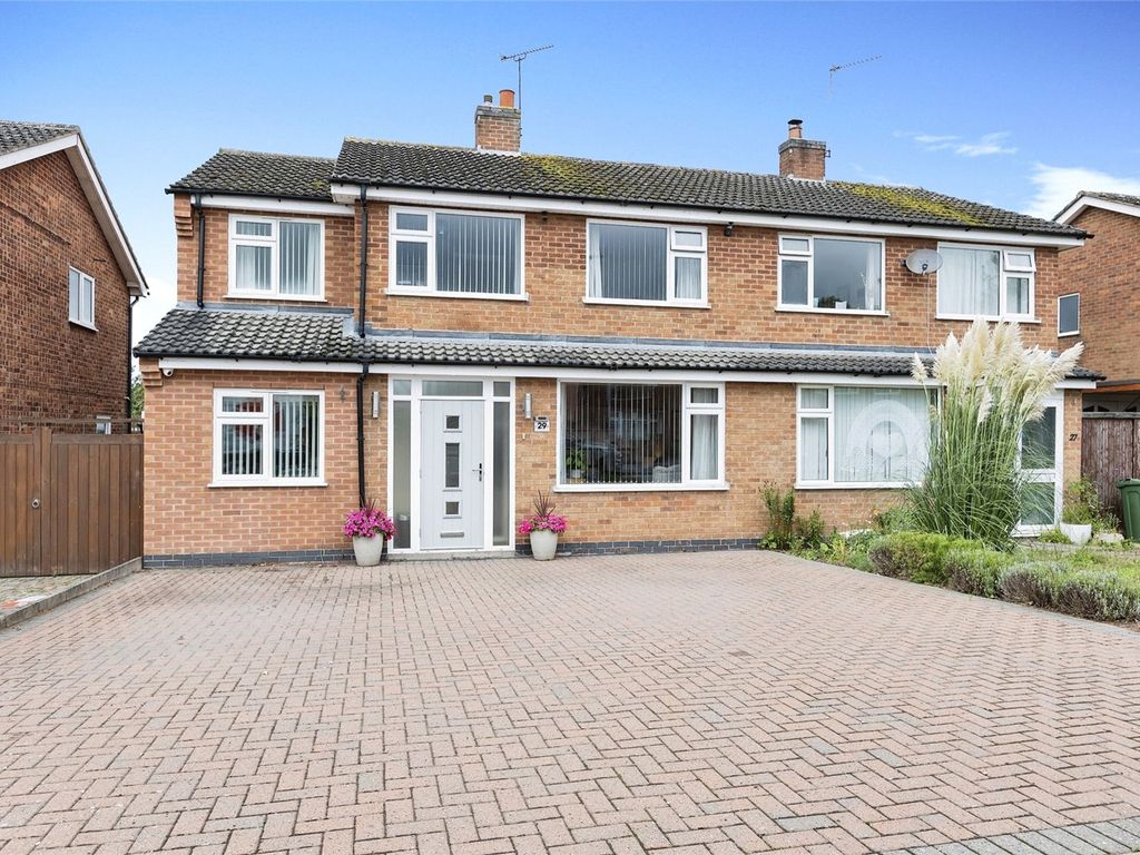 4 bed semidetached house for sale in Pembroke Avenue, Syston