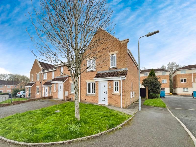 4 bed property to rent in Jethro Street, Tonge Fold, Bolton BL2, £1,100 pcm Zoopla