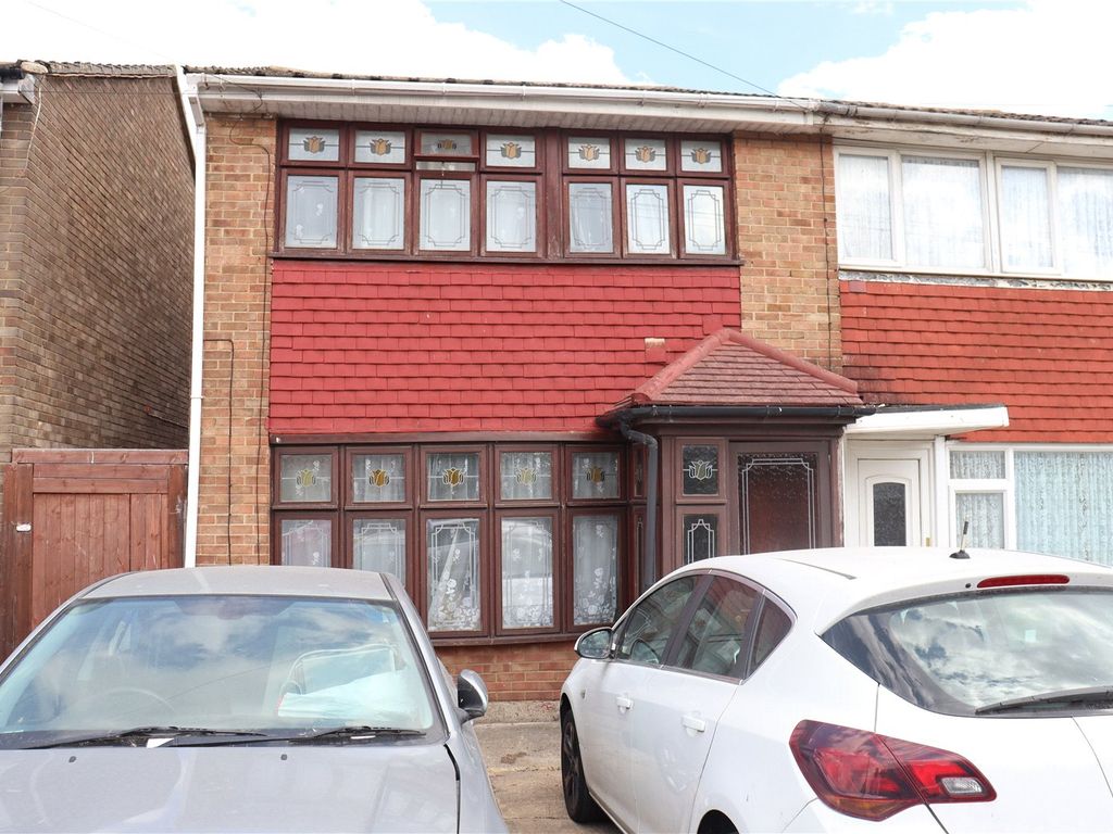 3 bed end terrace house to rent in Portsea Road, Tilbury, Essex RM18 Zoopla