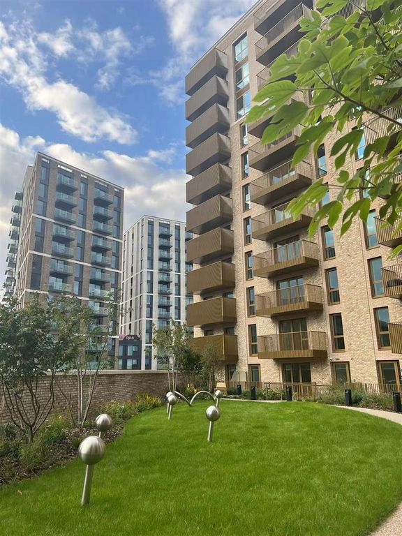 2 bed flat to rent in Jasmine House, Kew Bridge, Brentford TW8 Zoopla