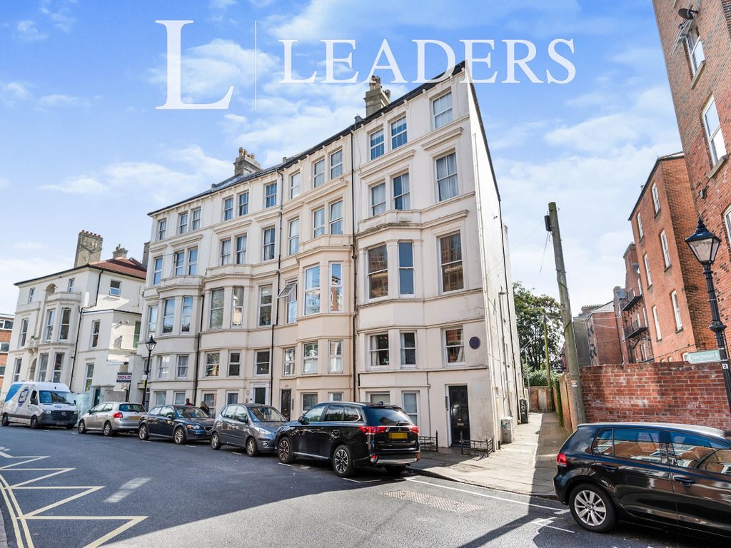 2 bed flat to rent in Kent Road, Southsea PO5, £1,250 pcm Zoopla