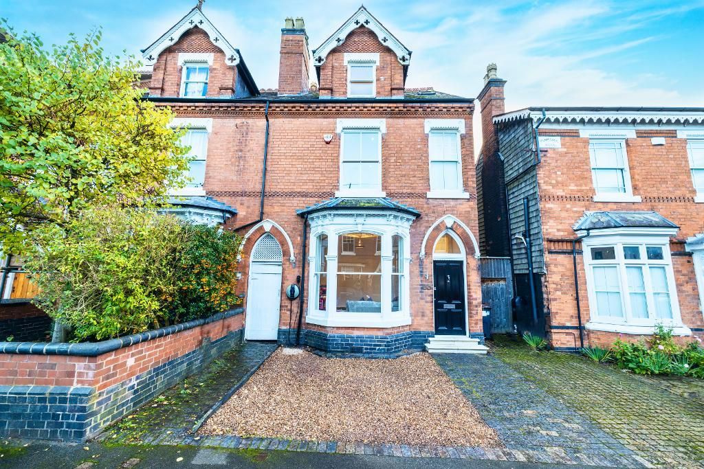 4 bed end terrace house for sale in Lonsdale Road, Harborne, Birmingham