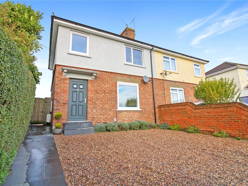 3 bed semidetached house for sale in The Circle, Pinehurst, Swindon