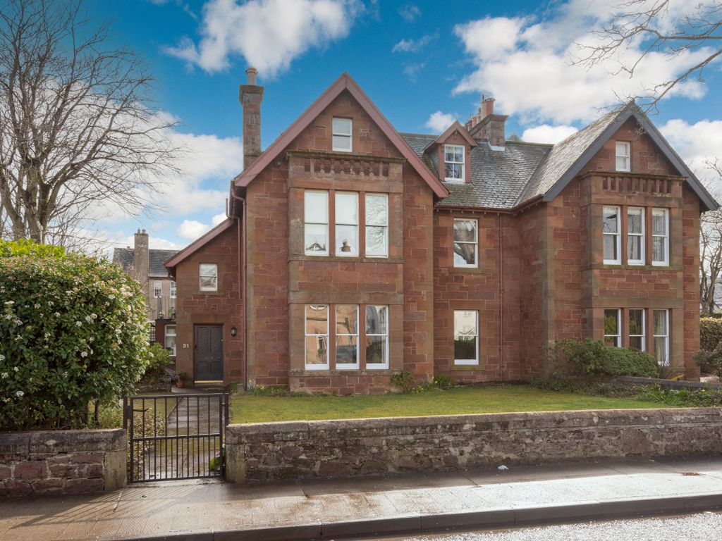 3 bed flat to rent in Dirleton Avenue, North Berwick EH39, £2,500 pcm