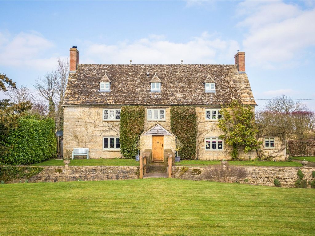 4 bed detached house for sale in Ashton Road, Malmesbury