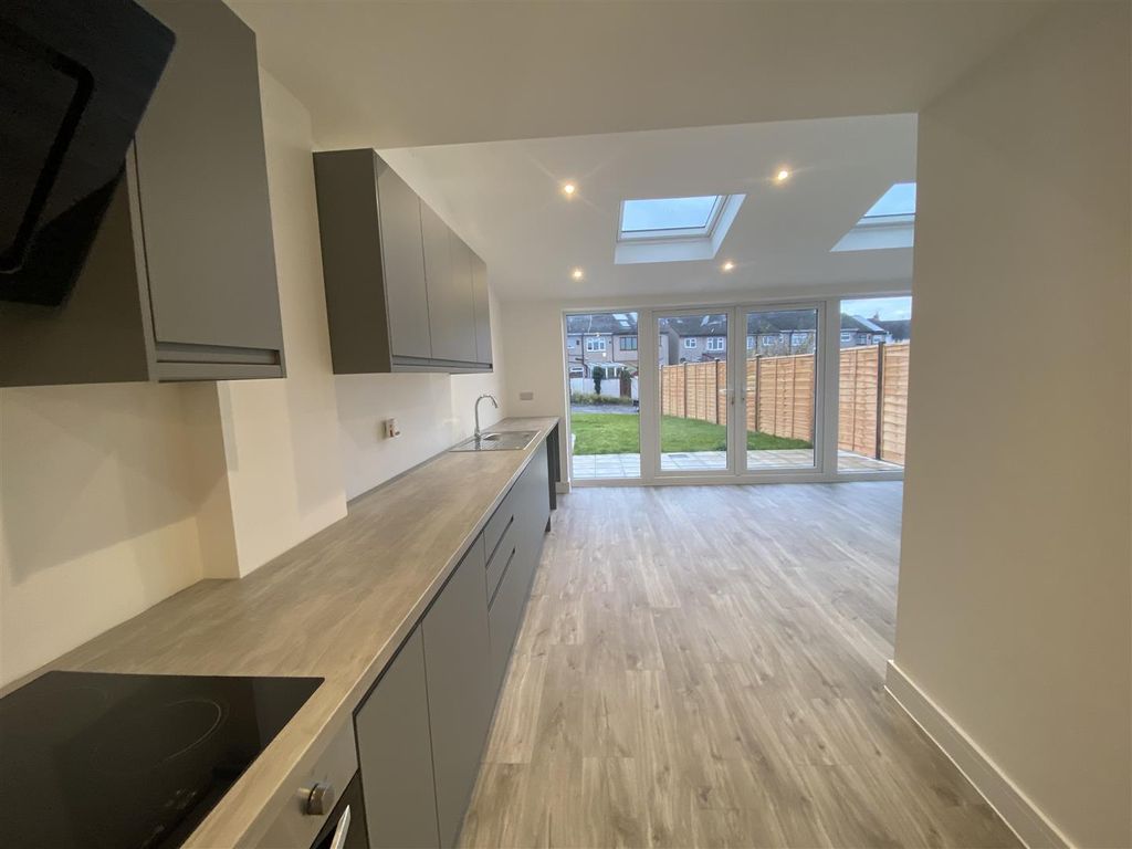 2 bed flat to rent in Alma Road, Kingswood, Bristol BS15, £1,250 pcm