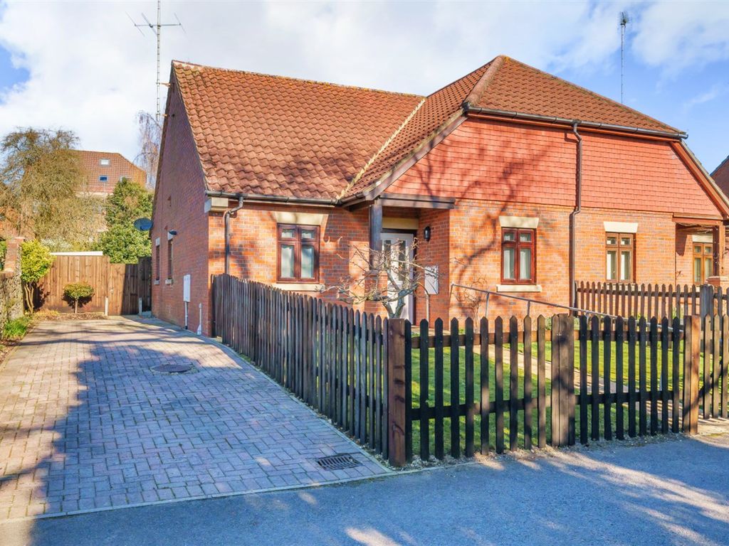 2 bed bungalow for sale in 7 Road, Haslemere, Surrey GU27 Zoopla