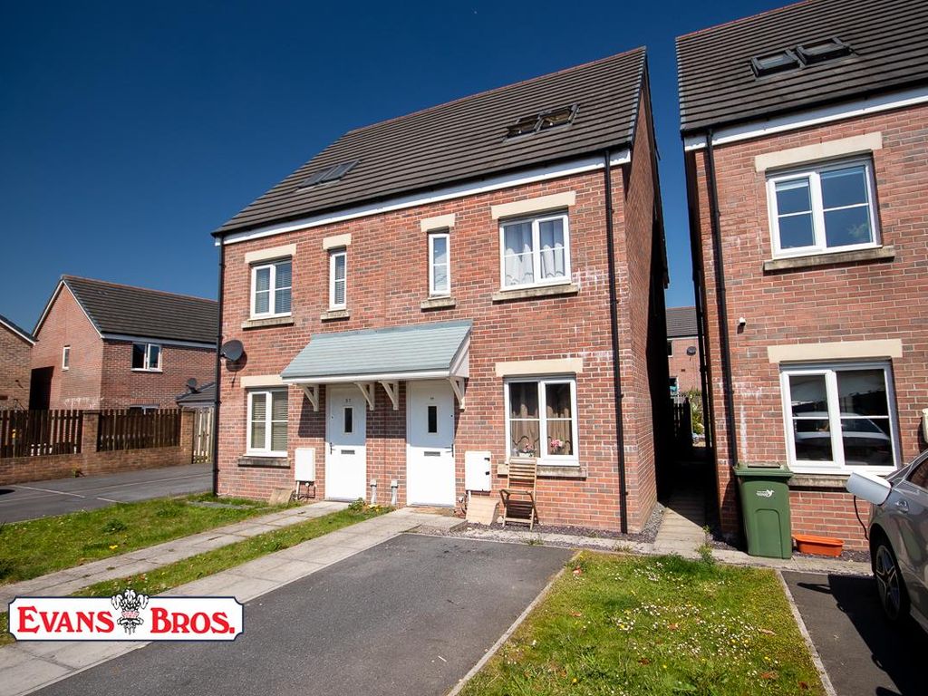 3 bed property for sale in Maes Pedr, Carmarthen SA31 Zoopla