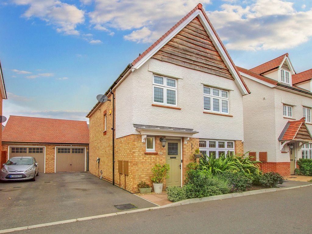 3 bed detached house for sale in Parker Drive, Langdon Hills SS16 Zoopla