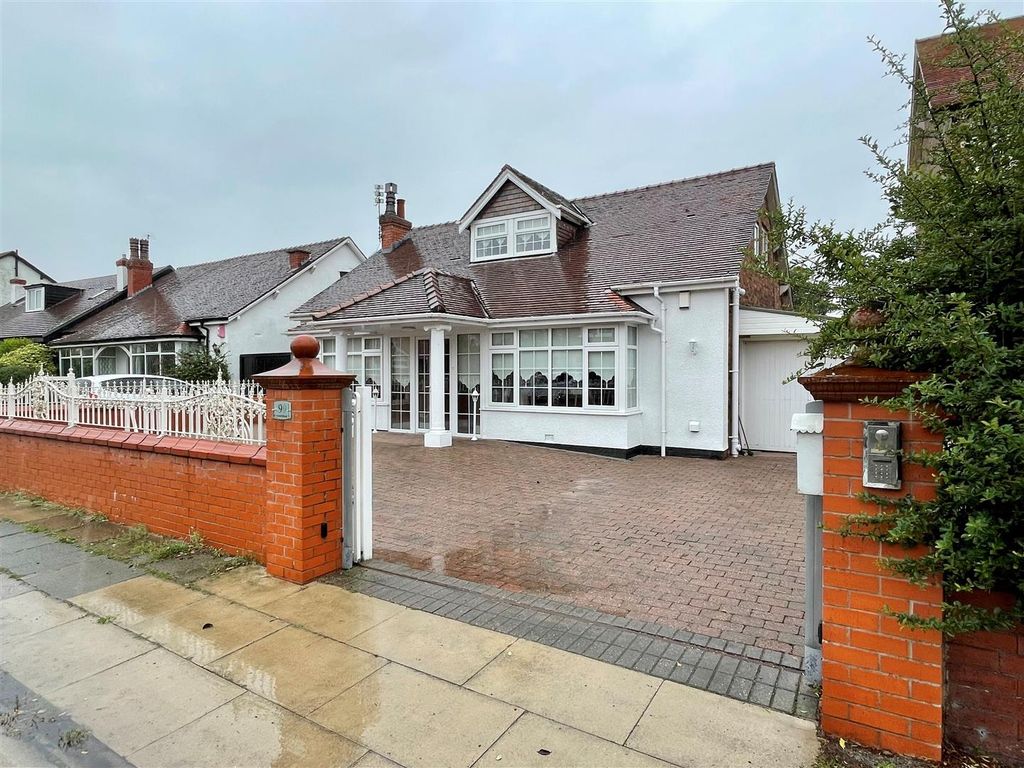 Everard Road, Southport, 6 PR8  