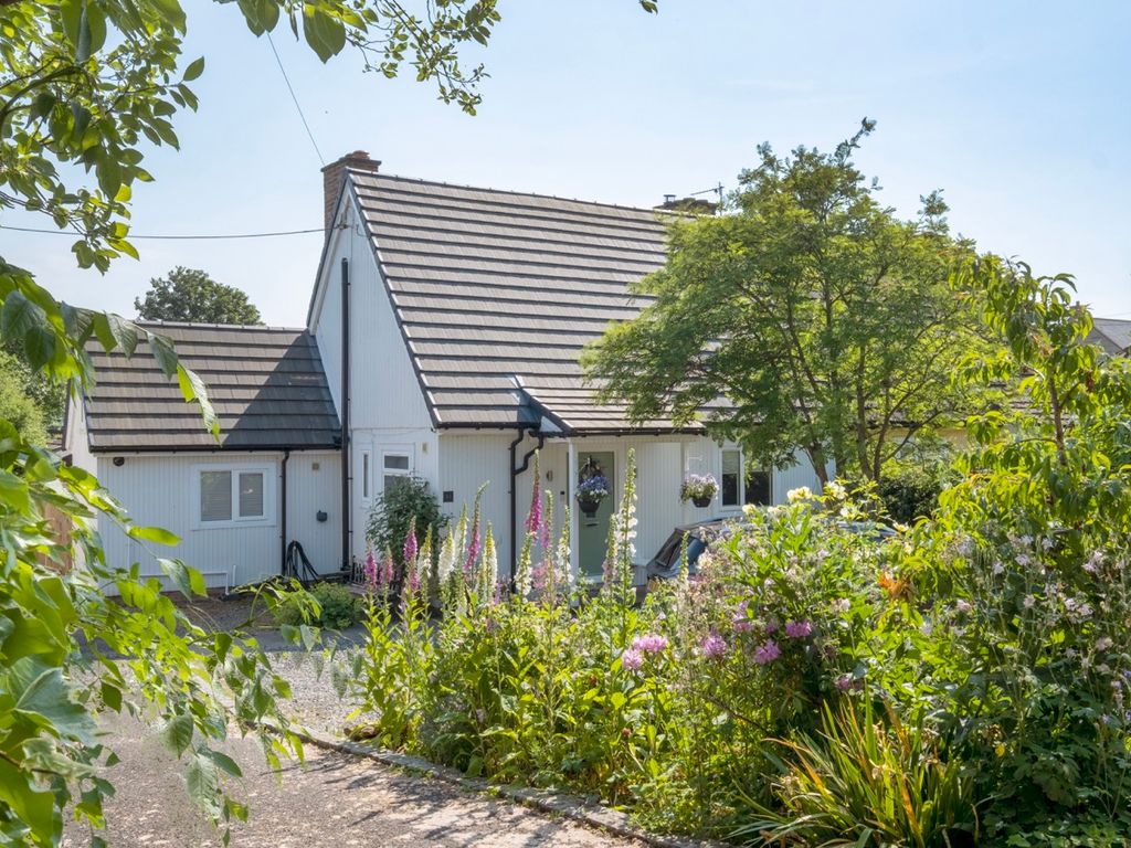 3 bed semidetached house for sale in 21 St Helens Lane, Corbridge