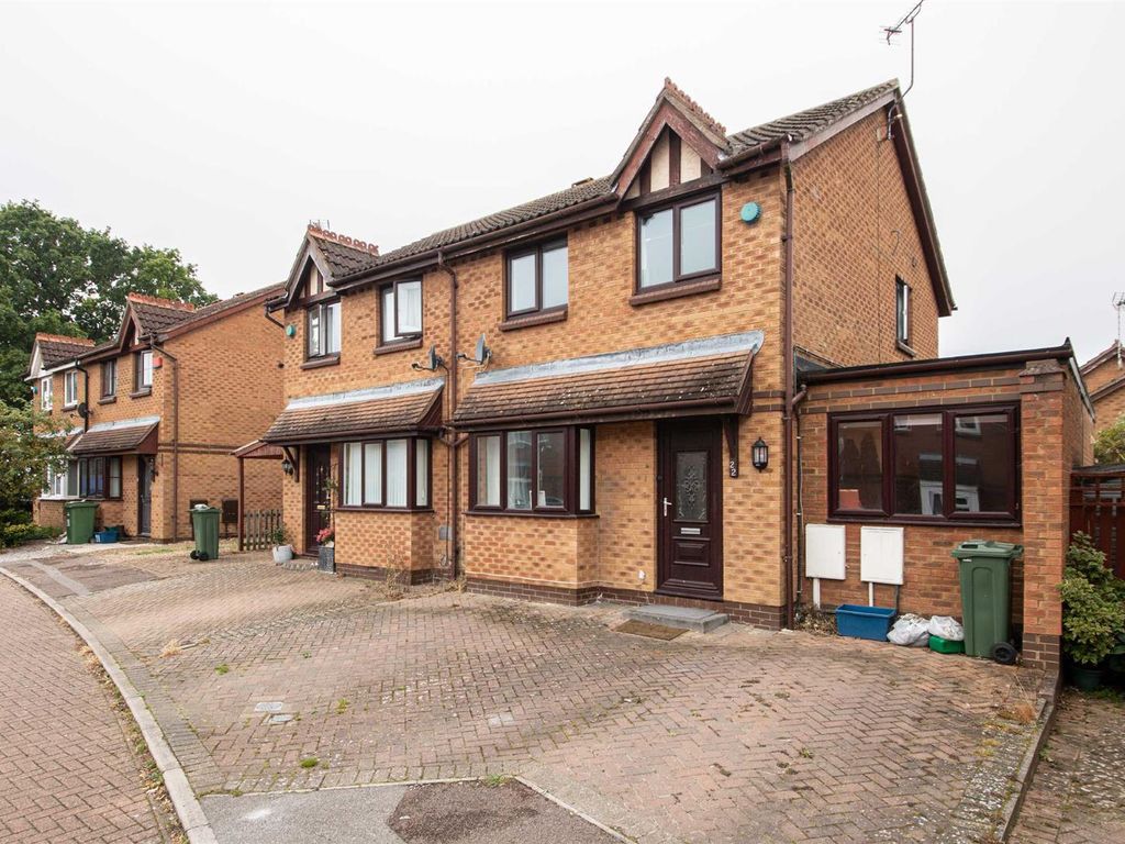 4 bed semidetached house to rent in Aintree Close, Bletchley, Milton