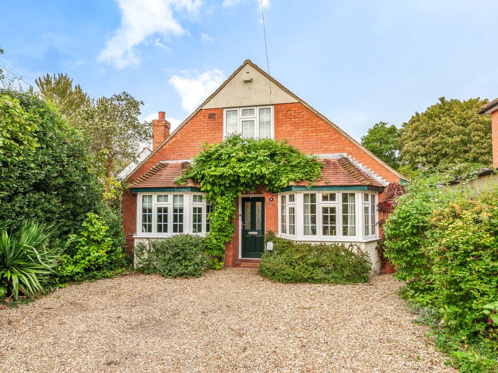 4 bed detached house for sale in Coleford Bridge Road, Mytchett GU16, £