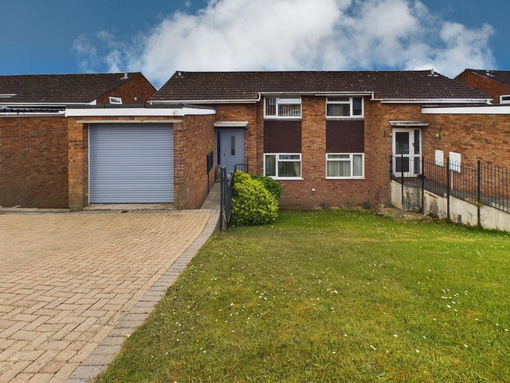 3 bed semidetached house for sale in Woodland Rise, Lydney