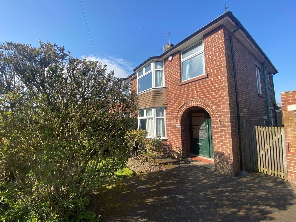 3 bed semidetached house for sale in Moor Park Avenue, Belle Vue