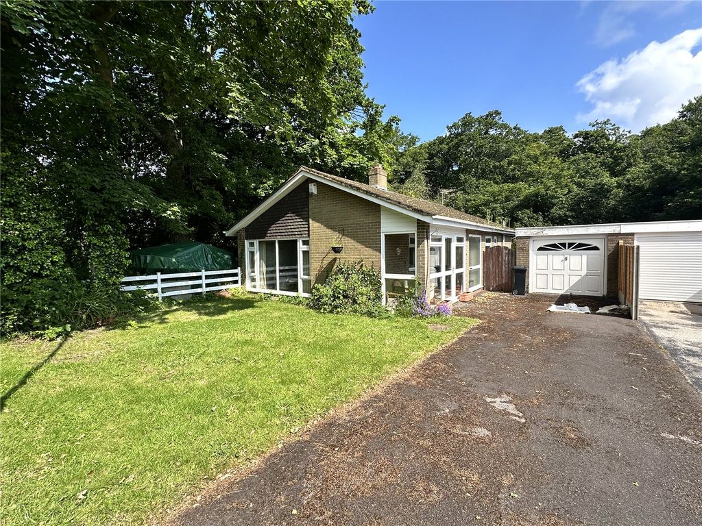 2 bed bungalow for sale in Hazel Close, Christchurch, Dorset BH23, £