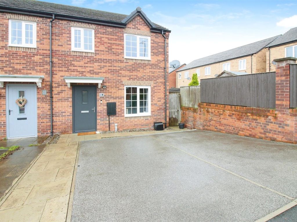 3 bed semidetached house for sale in Street, Great Preston