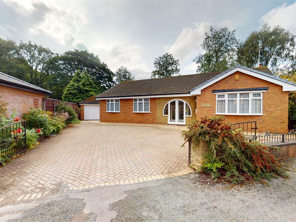 3 bed detached bungalow for sale in Springfield Lane, Eccleston, St