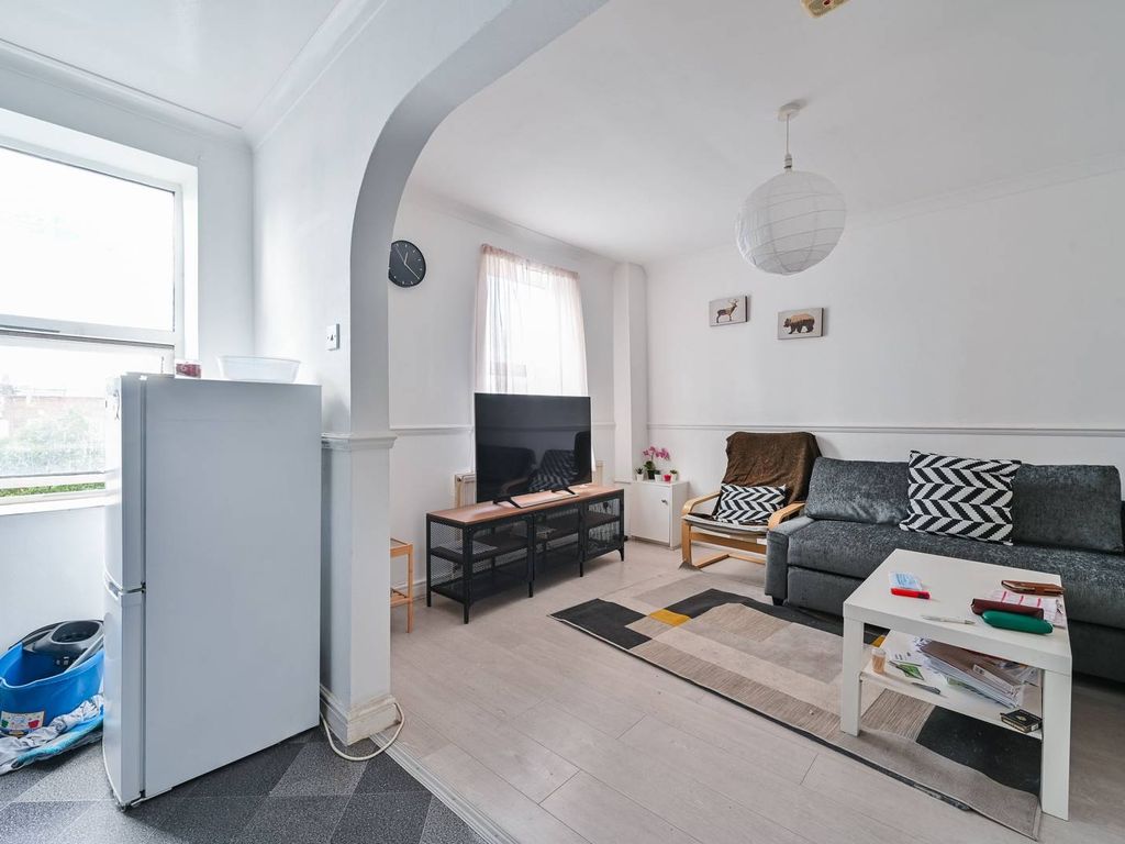 1 bed flat for sale in Edgware Road, St John's Wood, London W2, £