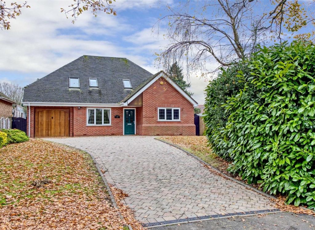 4 bed detached house to rent in Wrottesley Road West, Wolverhampton WV6