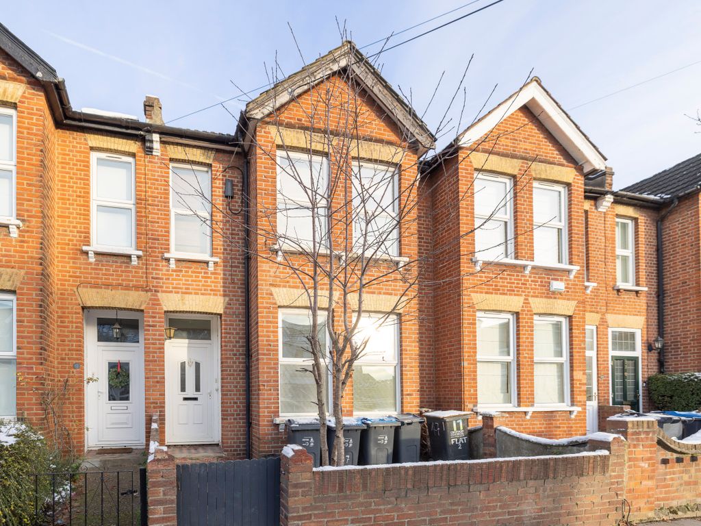 2 bed flat to rent in Howberry Road, Thornton Heath CR7, £1,800 pcm