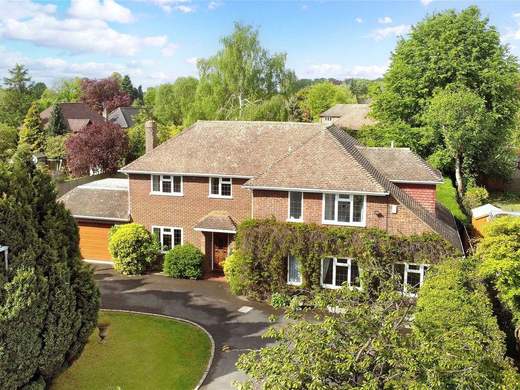 5 bed detached house for sale in Sandelswood End, Beaconsfield HP9 Zoopla