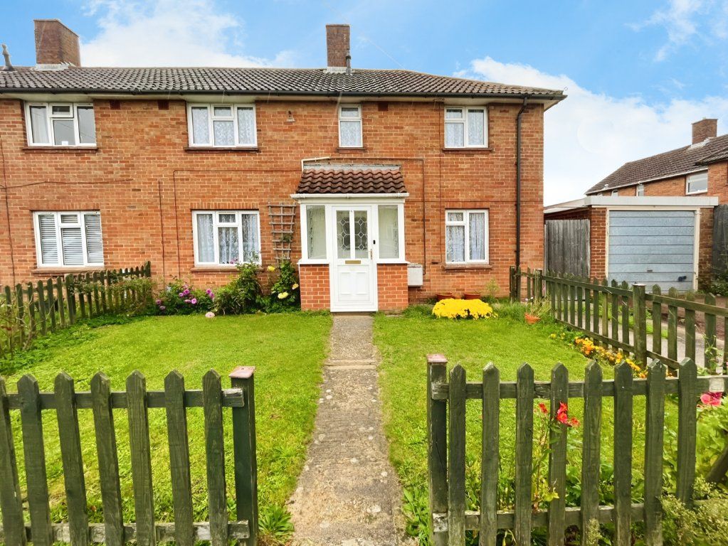 3 bed semidetached house for sale in St. Andrews Road, Basingstoke