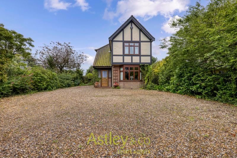 3 bed detached house for sale in Wroxham Road, Sprowston, Norwich NR7