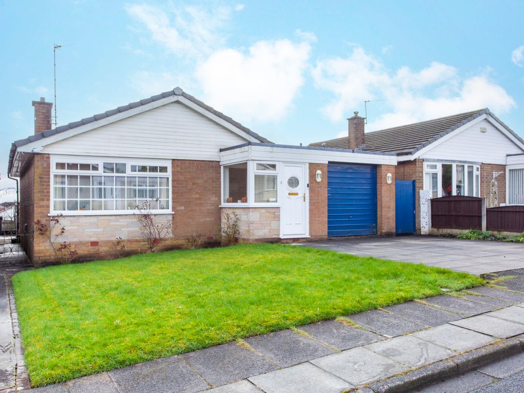 3 bed bungalow for sale in Rivington Drive, Bury, Greater Manchester