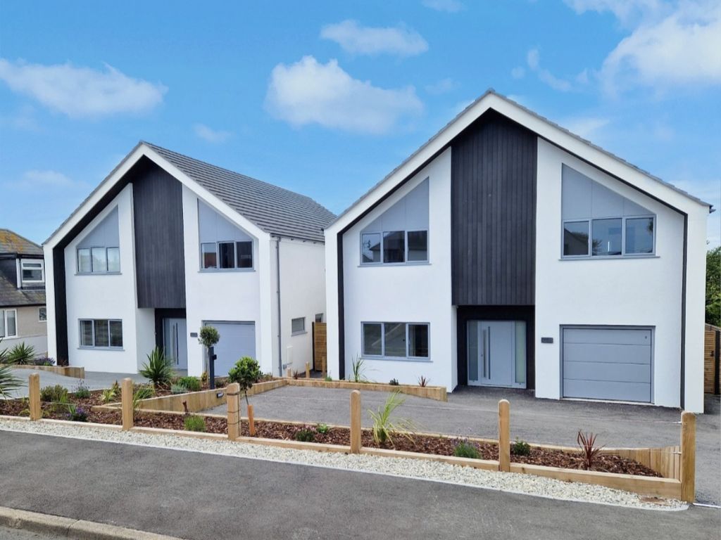 4 bed detached house for sale in Coast Drive, Greatstone, New Romney