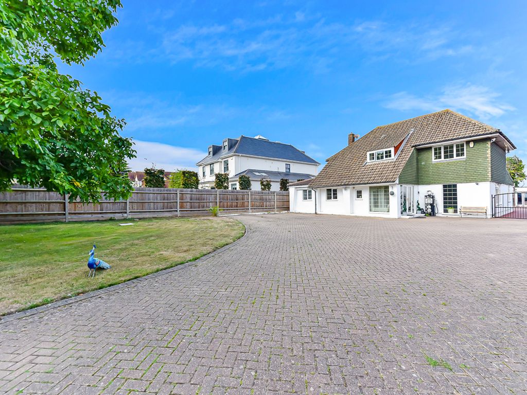 5 bed detached house for sale in Watling Street, Higham, Rochester