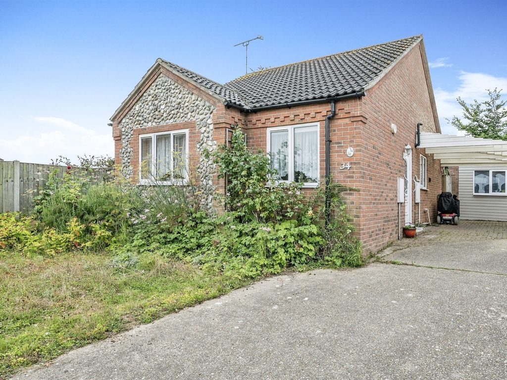 2 bed detached bungalow for sale in Gorse Close, Mundesley, Norwich