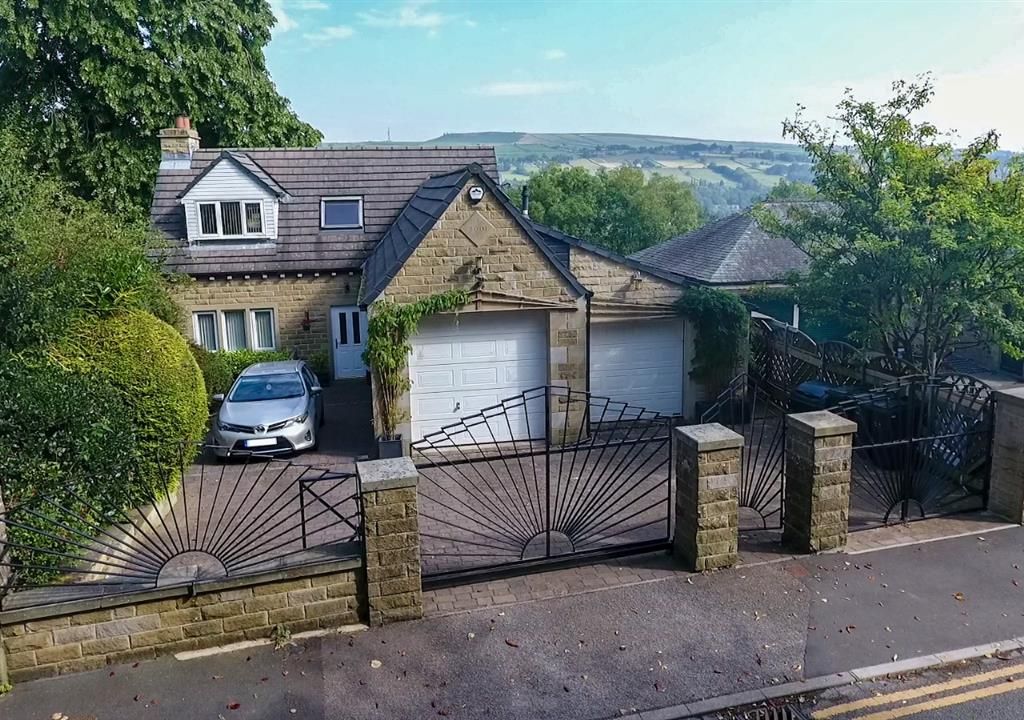 3 bed detached house for sale in Spring Gardens Lane, Keighley