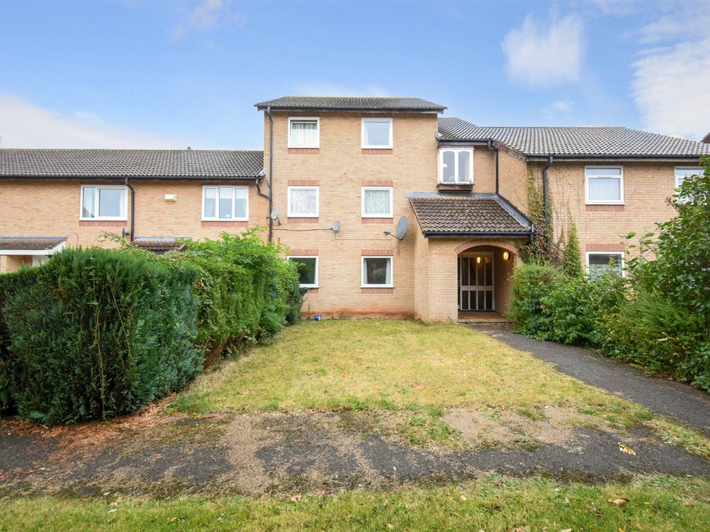 2 bed flat to rent in Tindell Court, Longwell Green, Bristol BS30, £