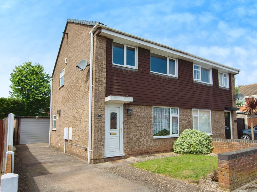 3 bed semidetached house for sale in Cheviot Drive, Nottingham NG6, £