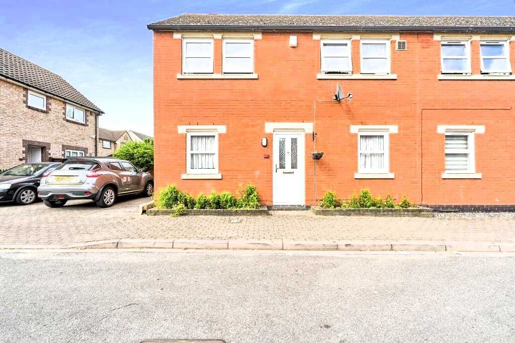 2 bed semidetached house to rent in Loxwood Close, Feltham TW14, £