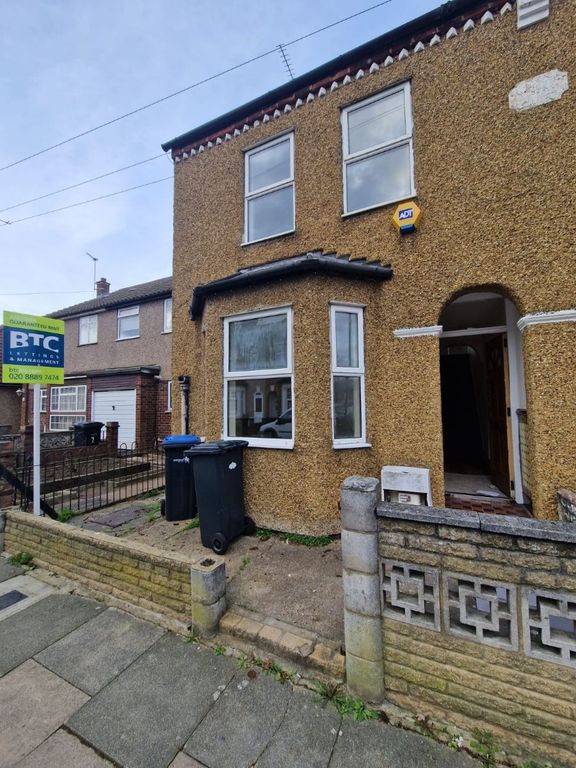 4 bed semidetached house to rent in Holly Road, Enfield EN3 Zoopla