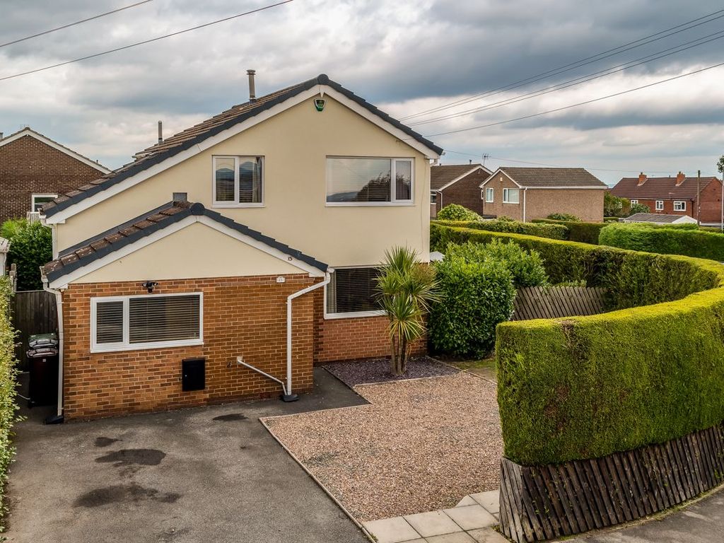 4 bed detached house for sale in Moorside View, Drighlington, Bradford