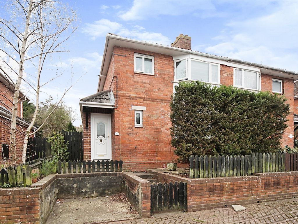 3 bed semidetached house for sale in Moorland Road, Taunton TA1 Zoopla