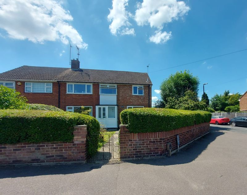 4 bed semidetached house to rent in Evelyn Road, Dunstable LU5, £1,700 pcm Zoopla