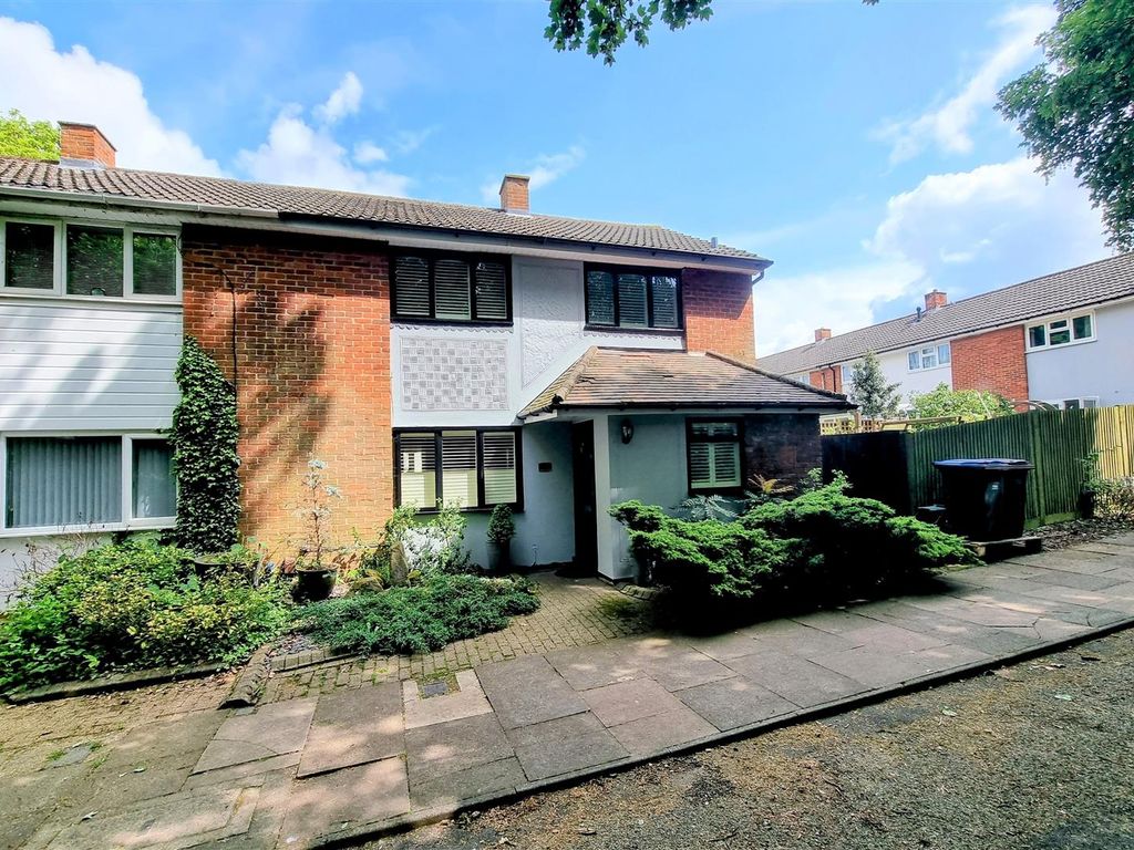 3 bed semidetached house for sale in Rectory Wood, Harlow CM20, £