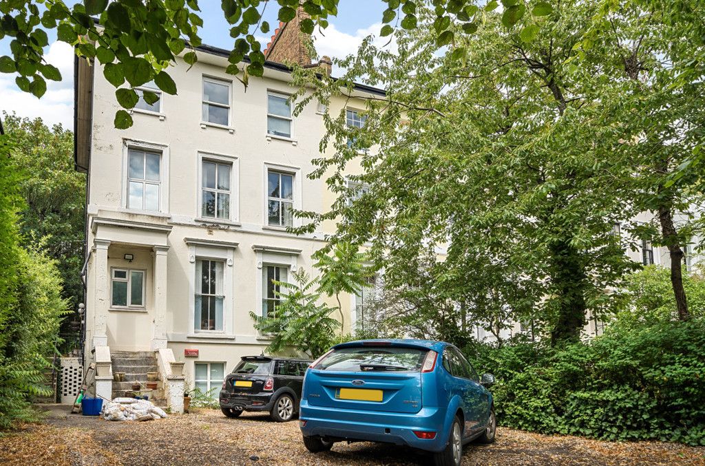 2 bed flat for sale in Shooters Hill Road, London SE3, £190,000 Zoopla